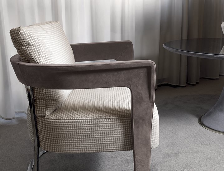 AGATHA_armchair_3_thumb