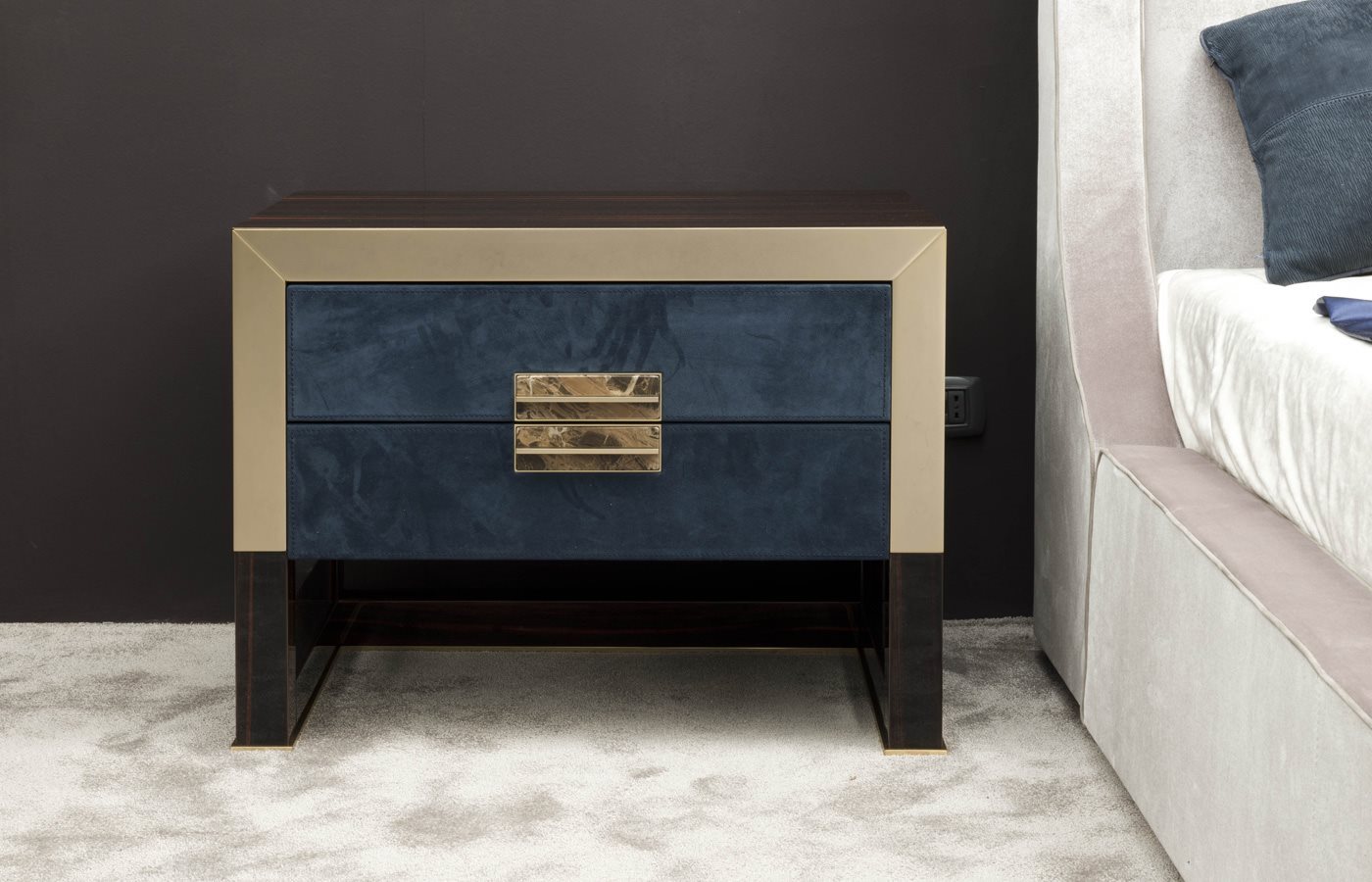 Complementi-notte_Orwell-bedside-table_Dettaglio-Ambientata