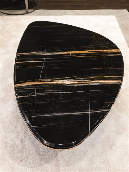 GEHRY_smalltable_3_G5196