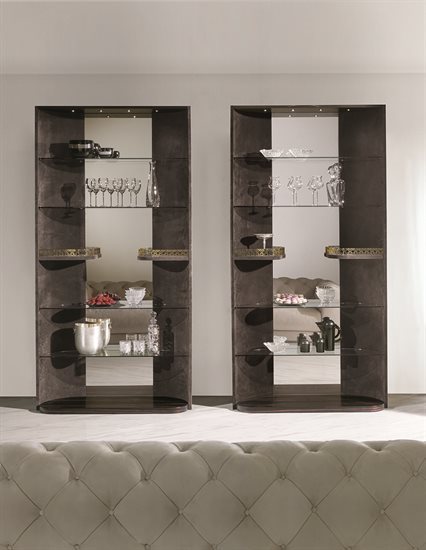 HENNESY_cabinet_2_G8927