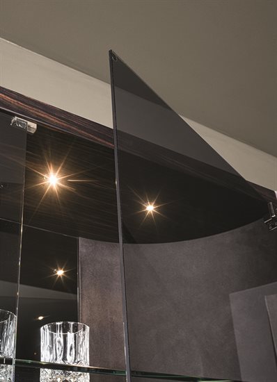 HENNESY_cabinet_7_G8065