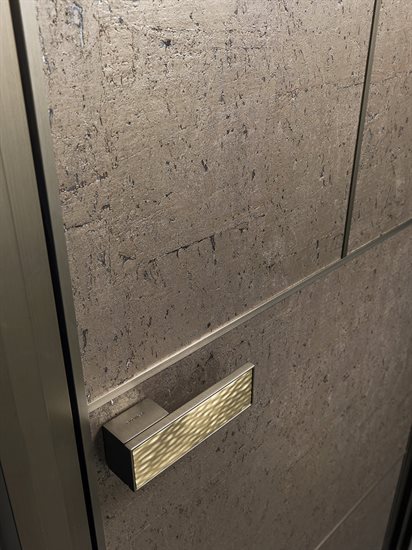 LAND_door_22_G7368