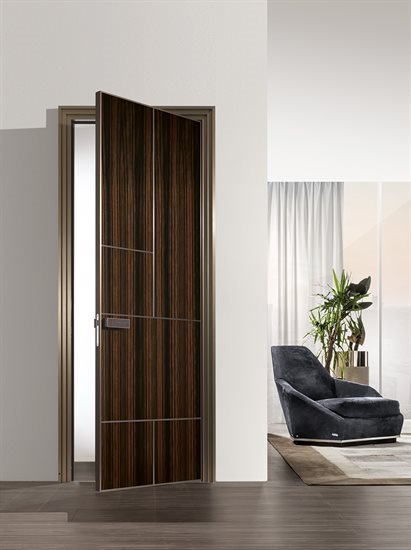 LAND_door_25_G8219