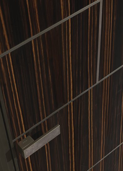 LAND_door_26_G7249