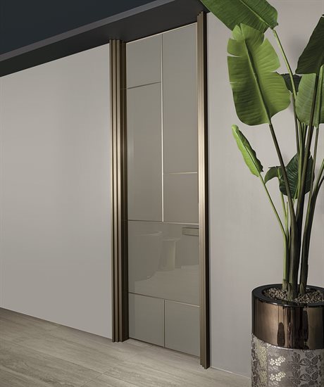 LAND_door_27_G9310