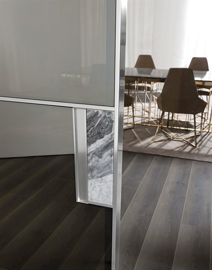 LAND_door_5_G4880