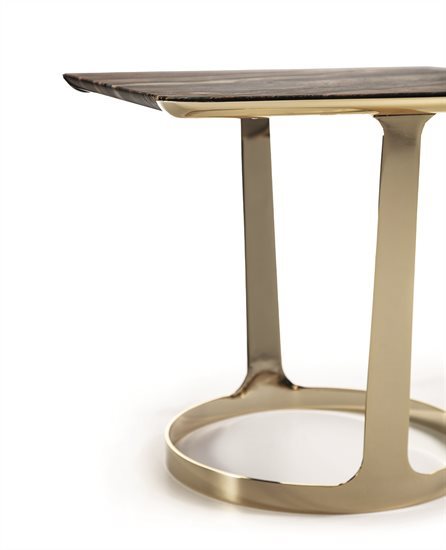 LEVITY_smalltable_3(0)_G8231