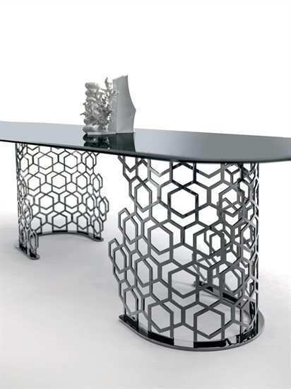 MANFRED-table_gallery_9_G8191