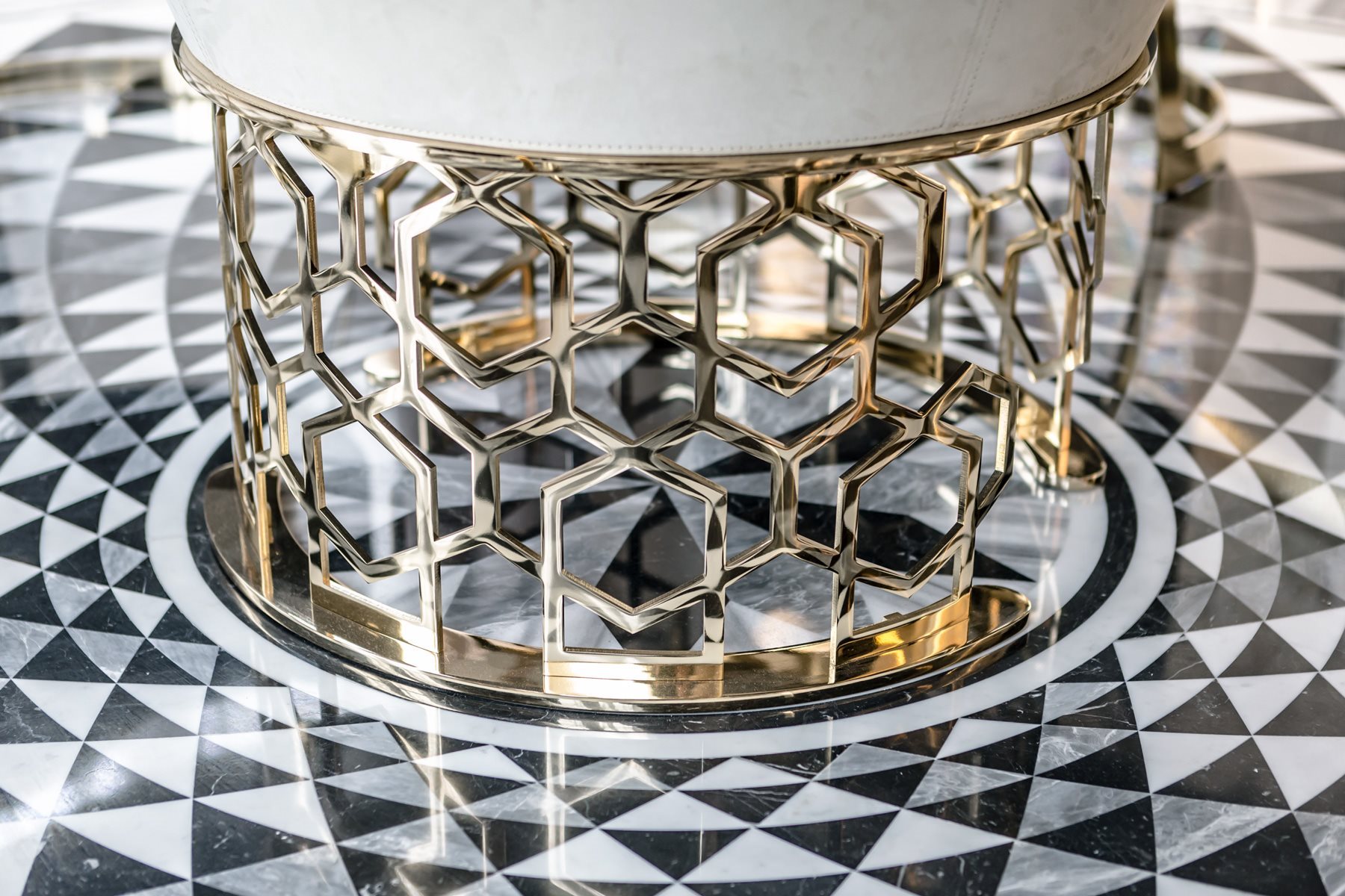 longhi_contract_LaRotondeMonaco_gallery_03